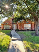 320 Sycamore Dr in Murphy, TX - Foto de edificio - Building Photo