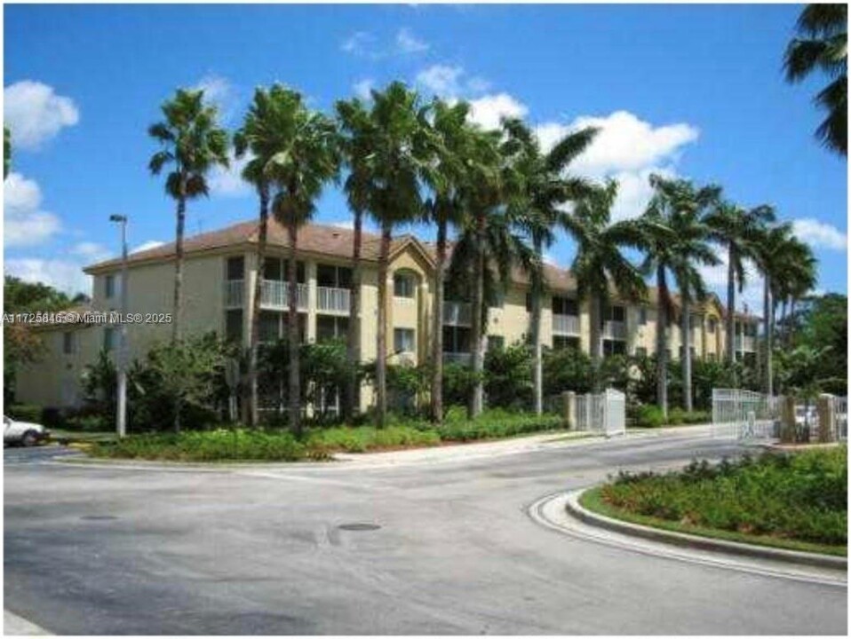 410 S Park Rd in Hollywood, FL - Building Photo