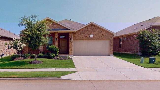 property at 817 Greenford Mnr