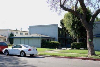 11522 Stuart Dr in Garden Grove, CA - Foto de edificio - Building Photo
