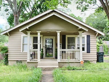 property at 218 S Valentine St