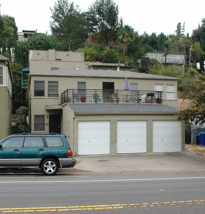 1602-1604 Silver Lake Blvd in Los Angeles, CA - Building Photo