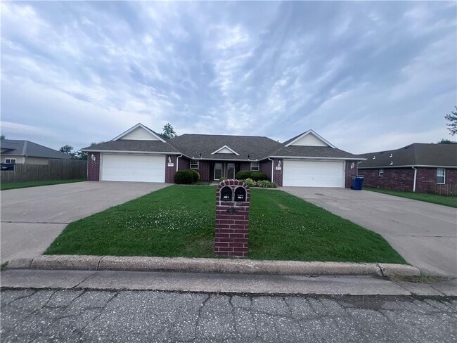 property at 2060 Ravenwood Plaza