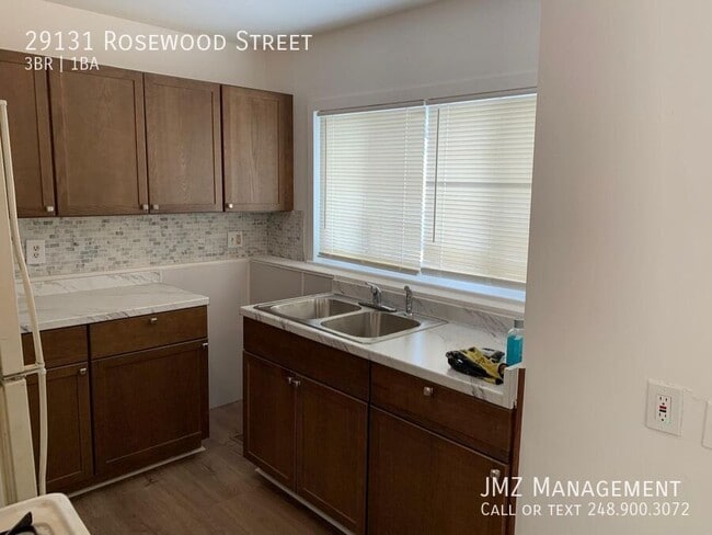 29131 Rosewood St in Inkster, MI - Building Photo - Building Photo
