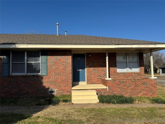 2745 E 3rd St in Tulsa, OK - Building Photo - Building Photo