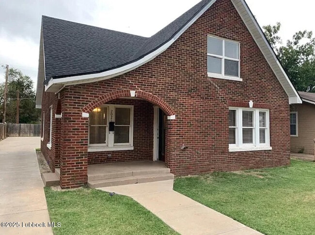 property at 2021 15th St