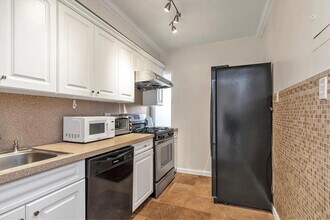 10740 Queens Blvd in Queens, NY - Building Photo - Building Photo
