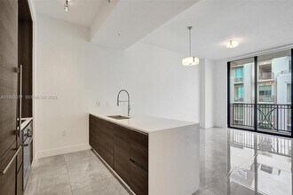 301 Altara Ave in Coral Gables, FL - Building Photo - Building Photo