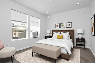 713 W Sam Rayburn Dr, Unit East in Bonham, TX - Building Photo