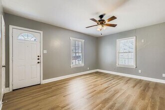 700 W St Johns Ave in Austin, TX - Building Photo - Building Photo