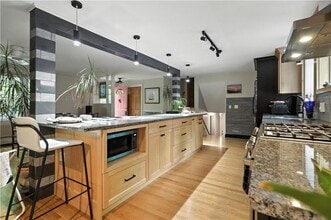 70 Lindley Ave in North Kingstown, RI - Building Photo - Building Photo