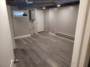 5931 N Warnock St, Unit 2nd Floor in Philadelphia, PA - Foto de edificio - Building Photo