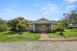 70 Powell Rd in Winter Haven, FL - Building Photo