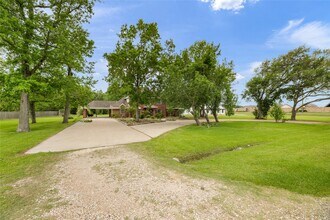 106 River Oaks Dr in Baytown, TX - Building Photo - Building Photo