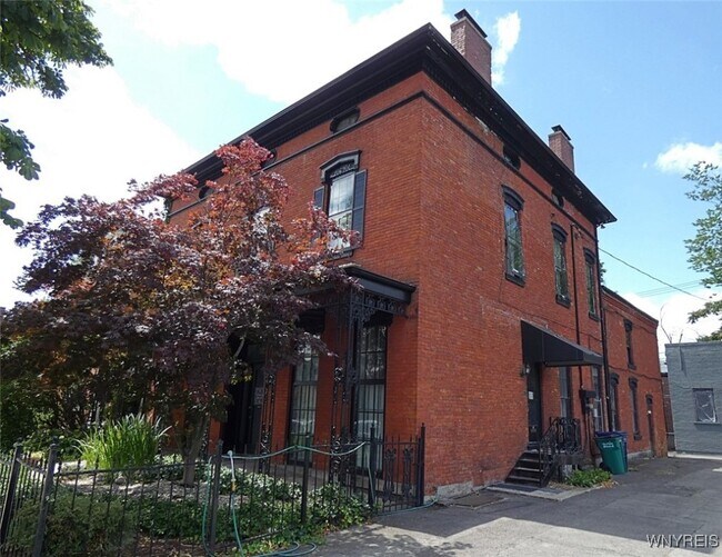property at 522 Franklin St