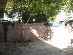 2320 Virginia Ave in Santa Monica, CA - Foto de edificio - Building Photo