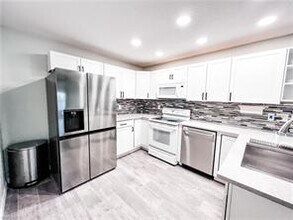 66 Emerald Woods Dr-Unit -H7 in Naples, FL - Building Photo - Building Photo