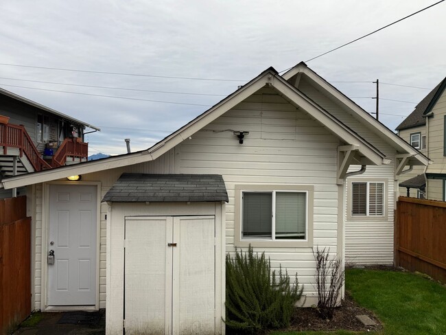 property at 2726 Pine St