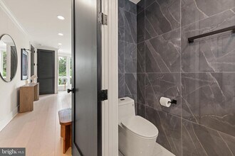 2305 Nicholson St SE in Washington, DC - Foto de edificio - Building Photo