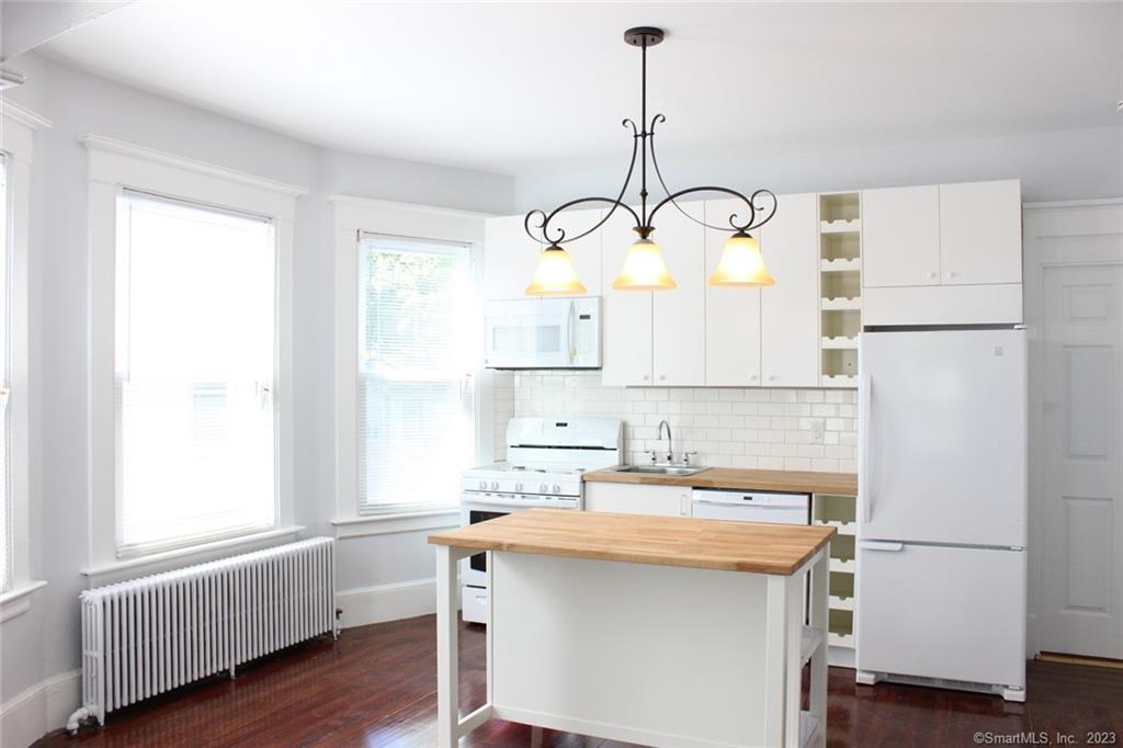 64 Brownell St in New Haven, CT - Building Photo