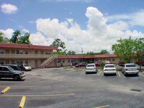 Miramar Gardens Apartments in Miramar, FL - Building Photo - Building Photo