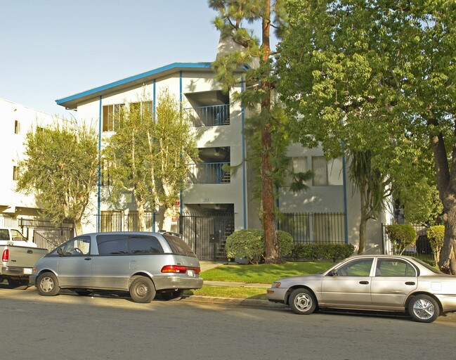 1414 S St Andrews Pl in Los Angeles, CA - Building Photo - Building Photo