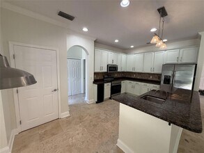 10882 Cory Lake Dr in Tampa, FL - Building Photo - Building Photo