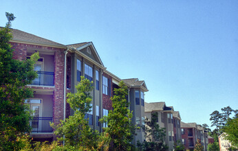 Mandeville Lake Apartments - in Mandeville, LA - Foto de edificio - Building Photo