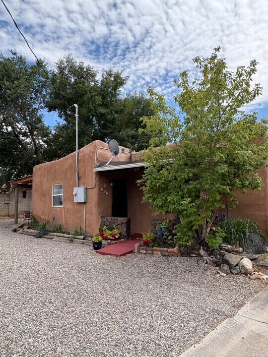 109 Romero St in Santa Fe, NM - Building Photo