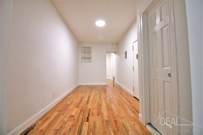 256 12th St-Unit -1L in Brooklyn, NY - Building Photo - Building Photo
