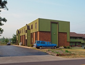 Summerwood Place Apartments in Springfield, MO - Building Photo - Building Photo