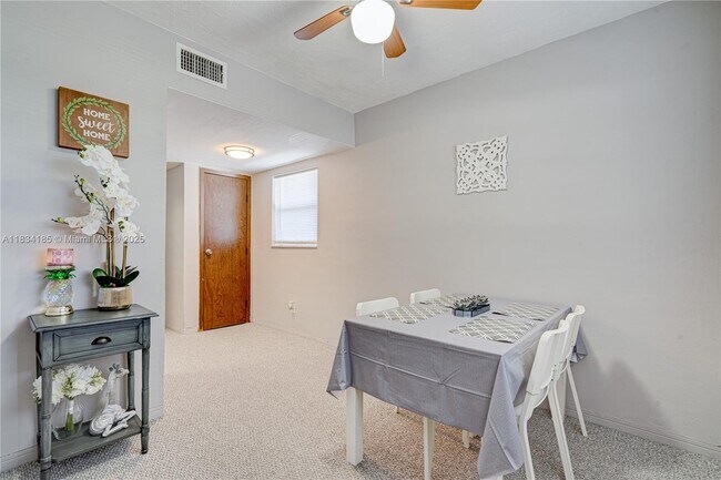 502-504 Phippen Waiters Rd in Dania Beach, FL - Building Photo - Building Photo