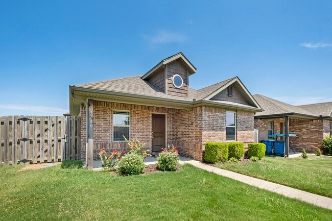 3706 S W Capstone Ave in Bentonville, AR - Building Photo - Building Photo