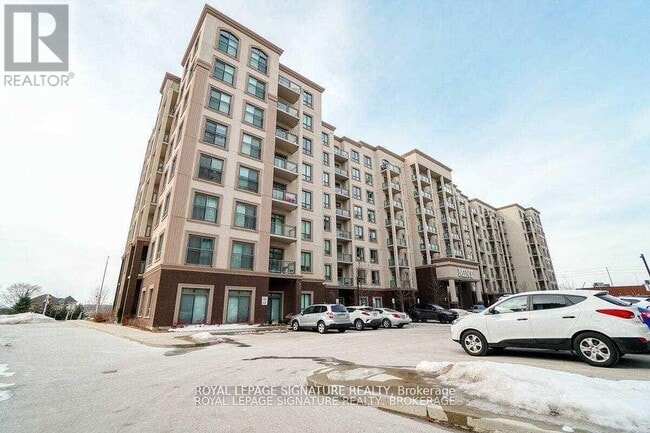 2490 Old Bronte Rd in Oakville, ON - Building Photo - Building Photo