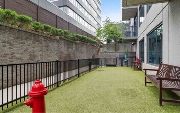 3380 Peachtree Rd NE in Atlanta, GA - Building Photo - Building Photo