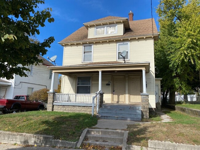 property at 465 Howard St SE