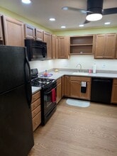 23 Country Club Dr in Manchester, NH - Building Photo - Building Photo