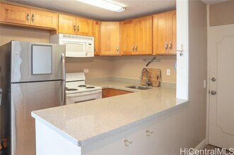 796 Isenberg St in Honolulu, HI - Building Photo - Building Photo