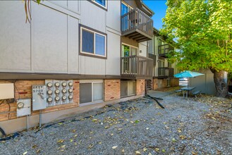 5700 S 900 E in Murray, UT - Building Photo - Building Photo