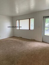 717 Bismark Ave in Waterloo, IA - Building Photo - Building Photo