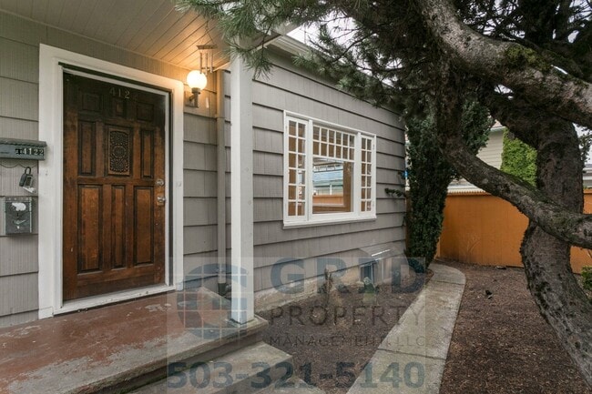 4124 SE Caruthers St