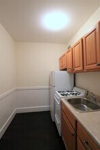 158 Summer St, Unit 208 in Somerville, MA - Building Photo - Building Photo