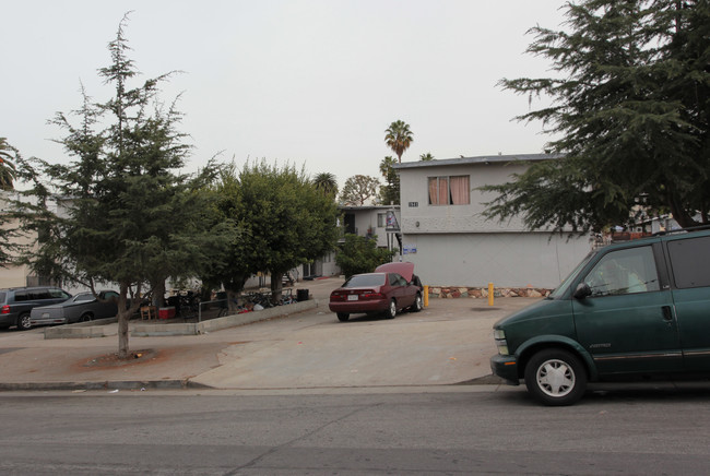 1837-1841 16th St in Santa Monica, CA - Foto de edificio - Building Photo