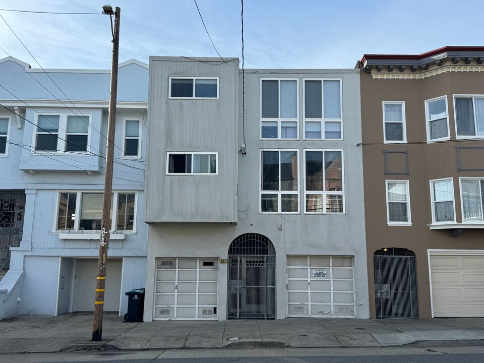 667 33rd Ave in San Francisco, CA - Building Photo