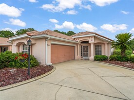 901 San Benito Ln in the Villages, FL - Building Photo