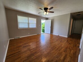 1528 S Catalina Ave in Springfield, MO - Building Photo - Building Photo