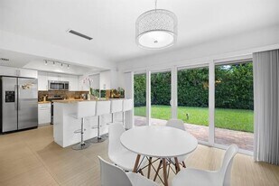 811 Capri St in Coral Gables, FL - Building Photo