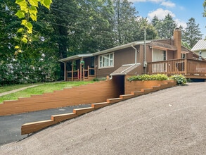 209 Ottawa St in Lake George, NY - Building Photo - Building Photo