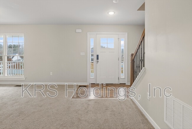 6093 Flintstone Dr in Barboursville, VA - Building Photo - Building Photo