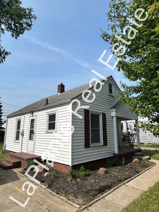 2723 Eldora Dr in Toledo, OH - Building Photo